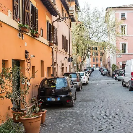 아파트 In Trastevere White *